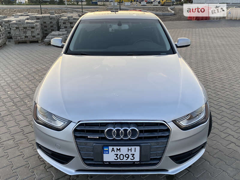 Седан Audi A4 2013 в Киеве