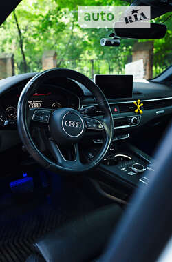 Седан Audi A4 2018 в 