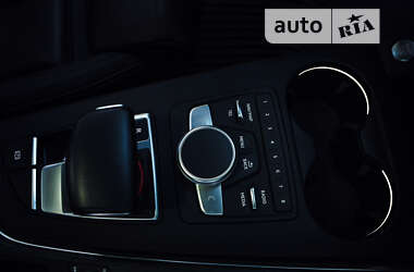 Седан Audi A4 2018 в 