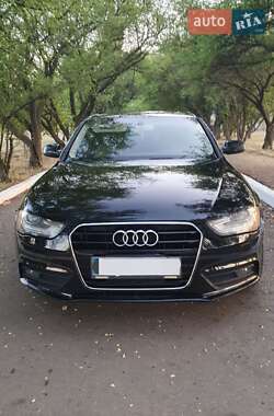Седан Audi A4 2012 в Смолином