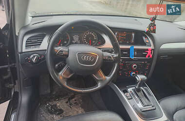 Седан Audi A4 2012 в Нижней Апше