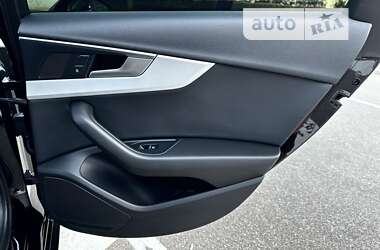 Седан Audi A4 2018 в 