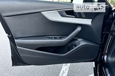 Седан Audi A4 2018 в 