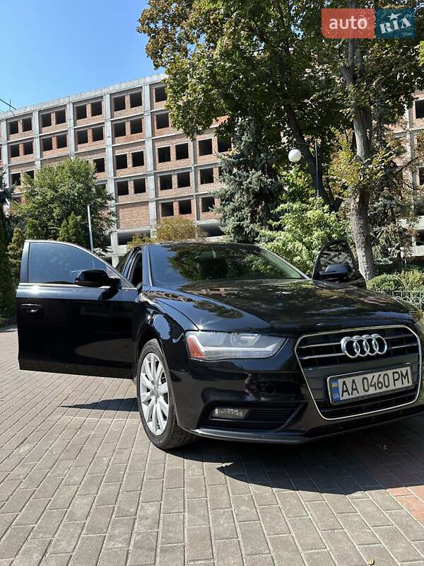 Седан Audi A4 2012 в Киеве