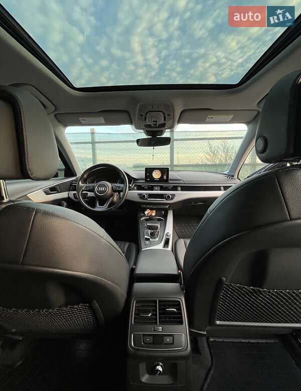 Седан Audi A4 2017 в Львові