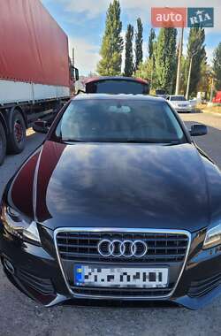 Седан Audi A4 2012 в 