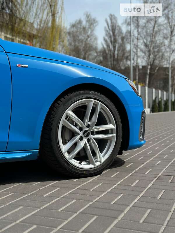 Седан Audi A4 2022 в Черкассах