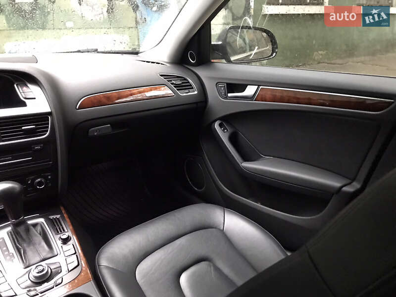 Седан Audi A4 2011 в Одессе