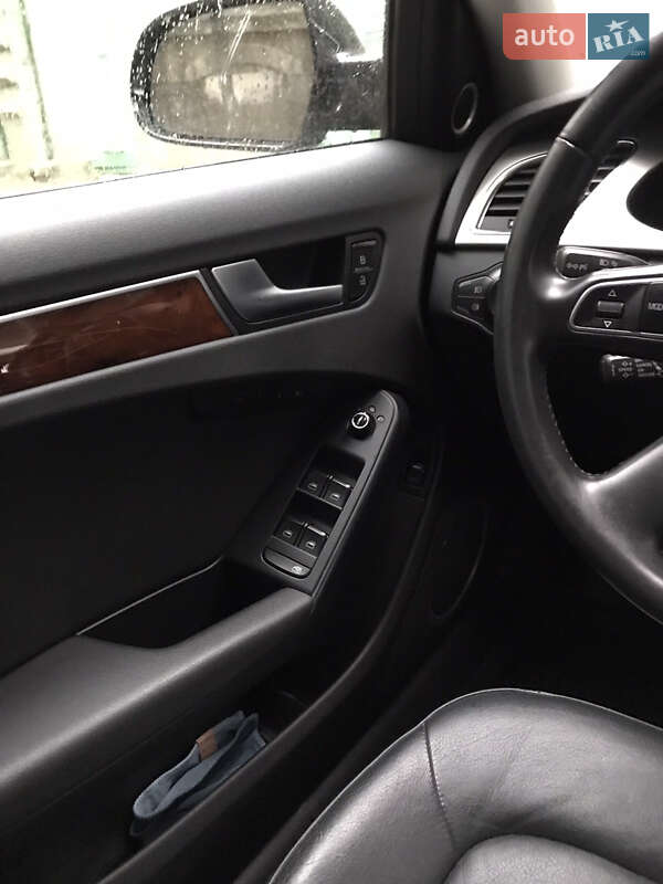 Седан Audi A4 2011 в Одессе