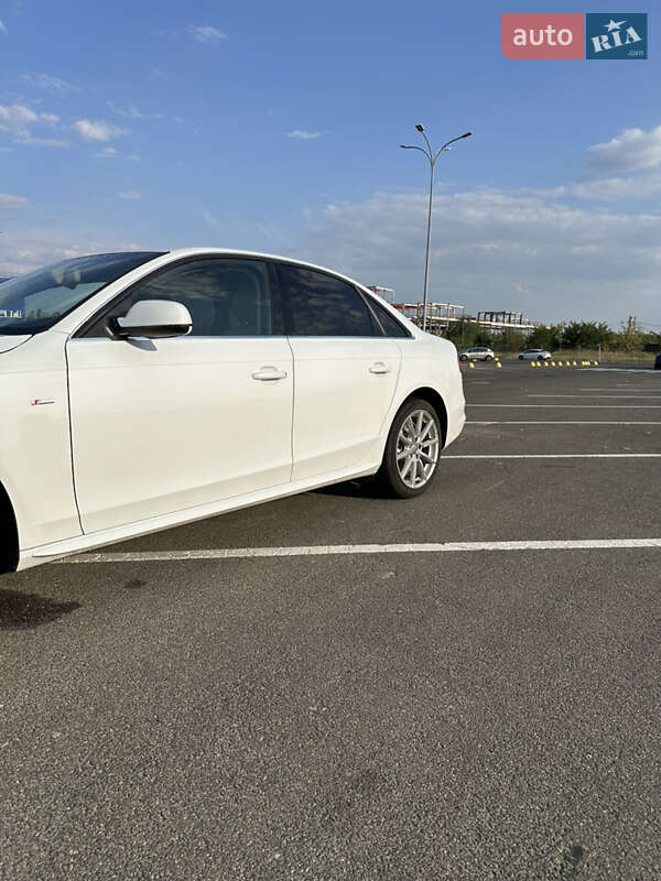 Седан Audi A4 2013 в Києві