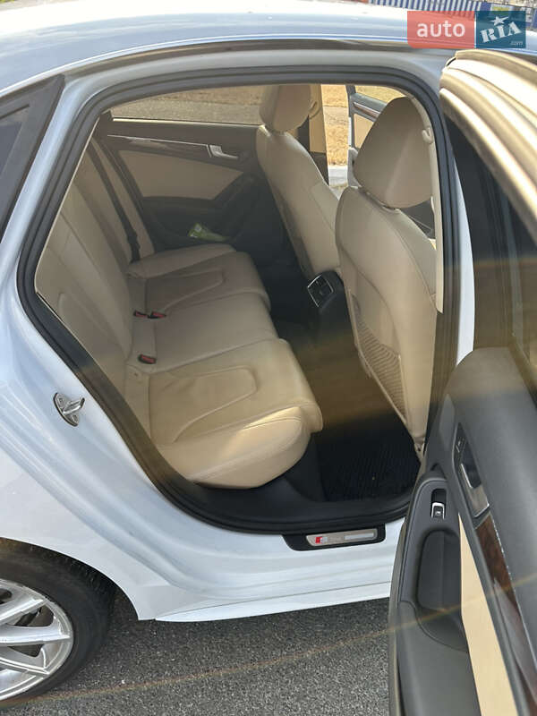 Седан Audi A4 2013 в Києві