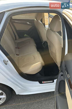 Седан Audi A4 2013 в 