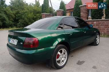 Седан Audi A4 1999 в 