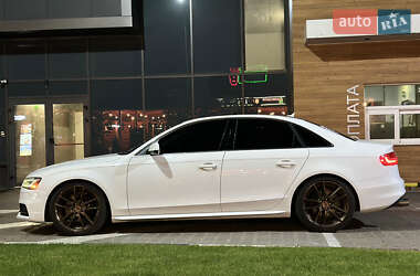 Седан Audi A4 2014 в 