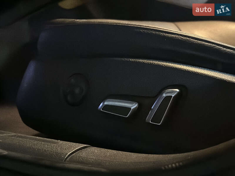 Седан Audi A4 2014 в Вінниці