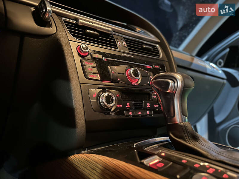 Седан Audi A4 2014 в Вінниці