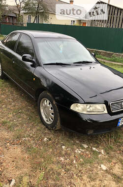 Седан Audi A4 1998 в Сарнах