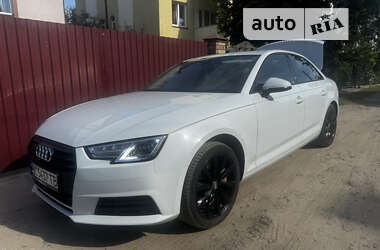 Седан Audi A4 2017 в Львове