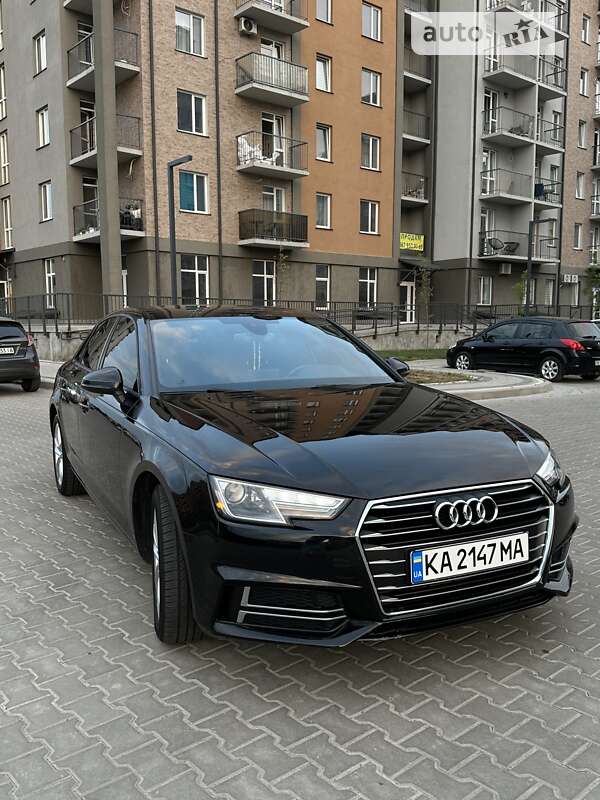 Седан Audi A4 2017 в Черновцах