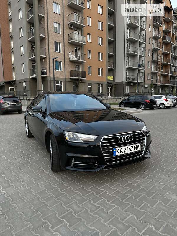 Седан Audi A4 2017 в Черновцах