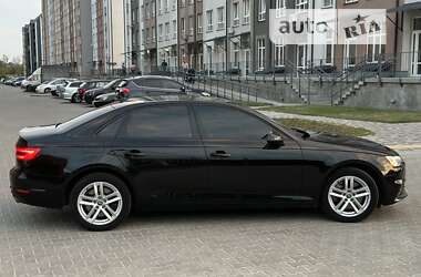 Седан Audi A4 2017 в Черновцах