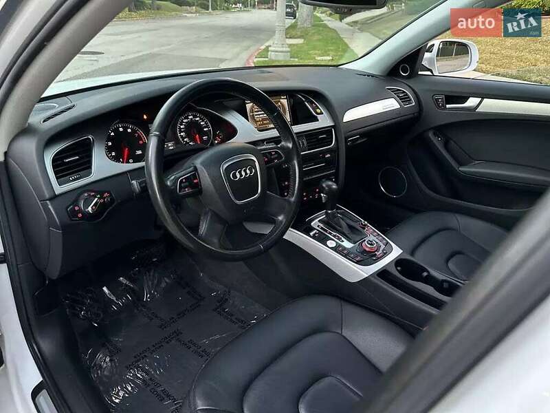 Седан Audi A4 2011 в Львове