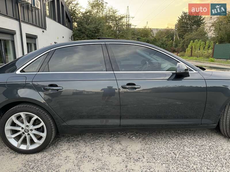 Седан Audi A4 2018 в Львове