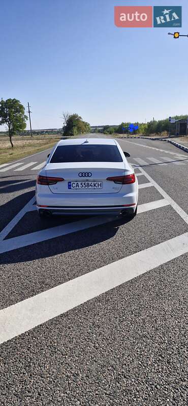 Седан Audi A4 2017 в Умани