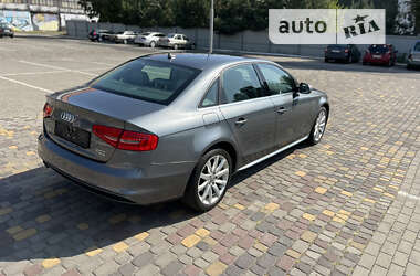 Седан Audi A4 2014 в Луцьку