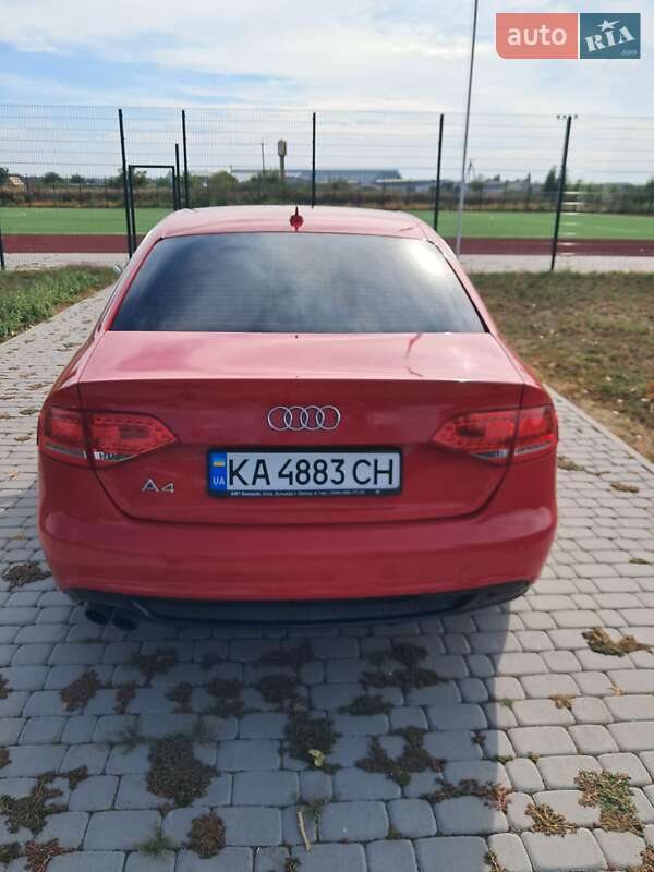 Седан Audi A4 2011 в Корсуне-Шевченковском