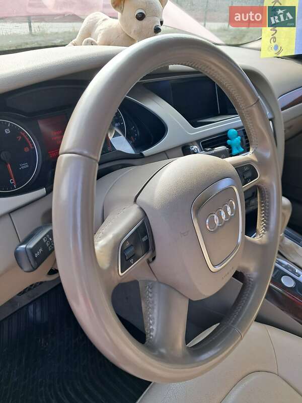 Седан Audi A4 2011 в Корсуне-Шевченковском
