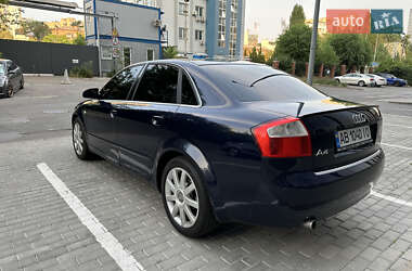 Седан Audi A4 2004 в 