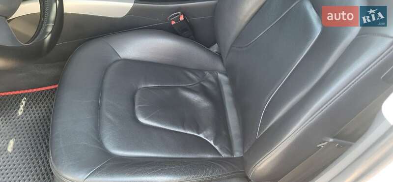 Седан Audi A4 2010 в Днепре