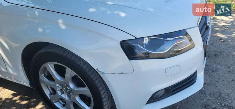 Седан Audi A4 2010 в Днепре