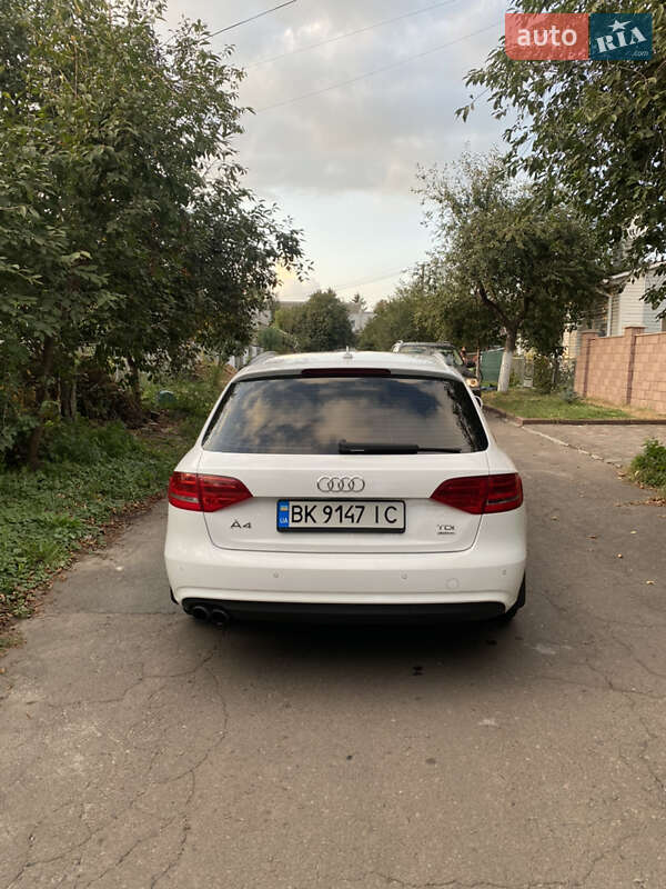 Універсал Audi A4 2014 в Рівному