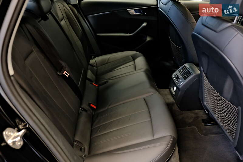 Седан Audi A4 2017 в Одесі
