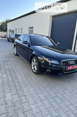 Седан Audi A4 2012 в Пустомитах