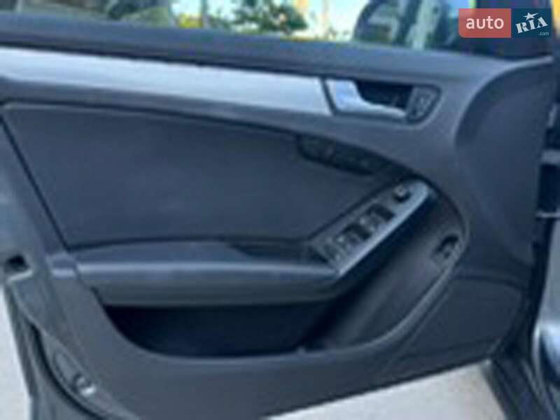 Седан Audi A4 2012 в Киеве