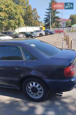 Седан Audi A4 1997 в 