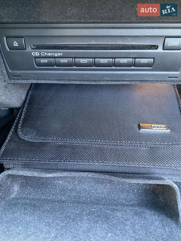 Седан Audi A4 2010 в Косові