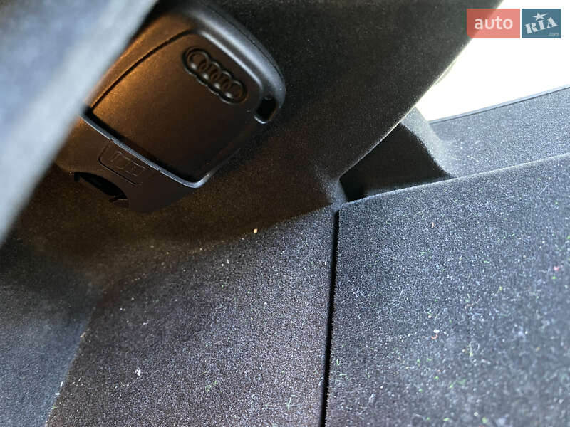 Седан Audi A4 2010 в Косові