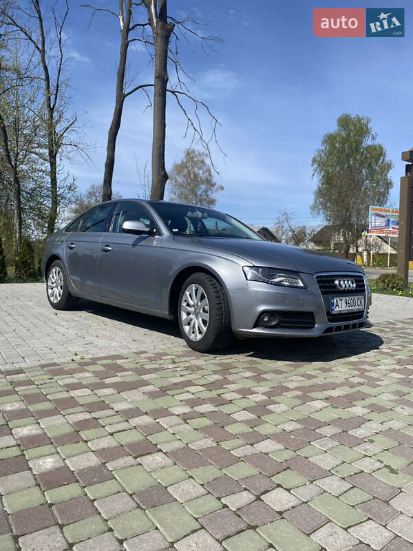 Седан Audi A4 2010 в Косові