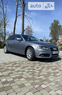 Седан Audi A4 2010 в Косові