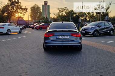 Седан Audi A4 2013 в Львові