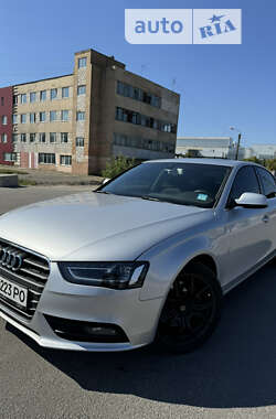 Седан Audi A4 2012 в Киеве