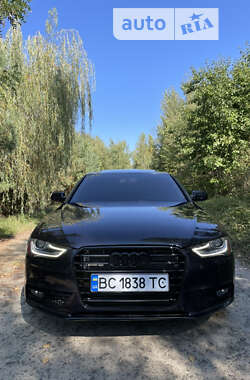 Седан Audi A4 2013 в Жовкве