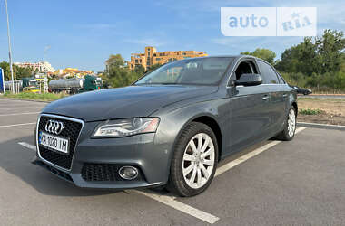 Седан Audi A4 2010 в Киеве