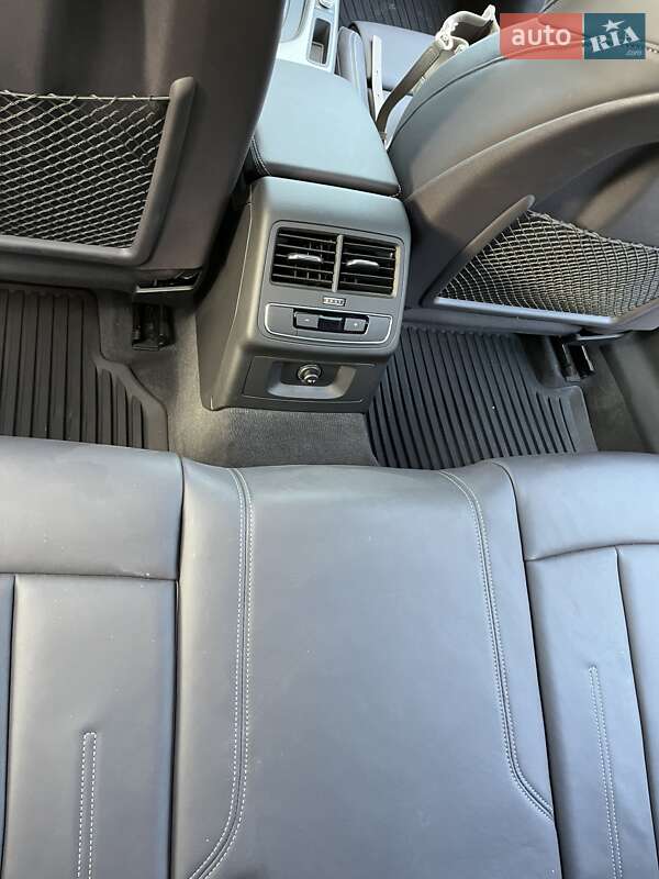 Седан Audi A4 2023 в Вінниці