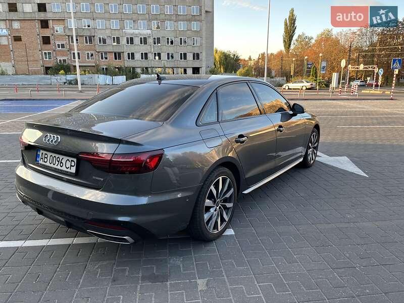 Седан Audi A4 2023 в Вінниці