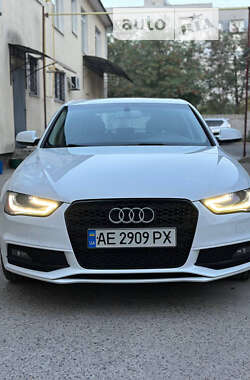 Седан Audi A4 2015 в 